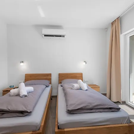 Lena * Labin (Istria)